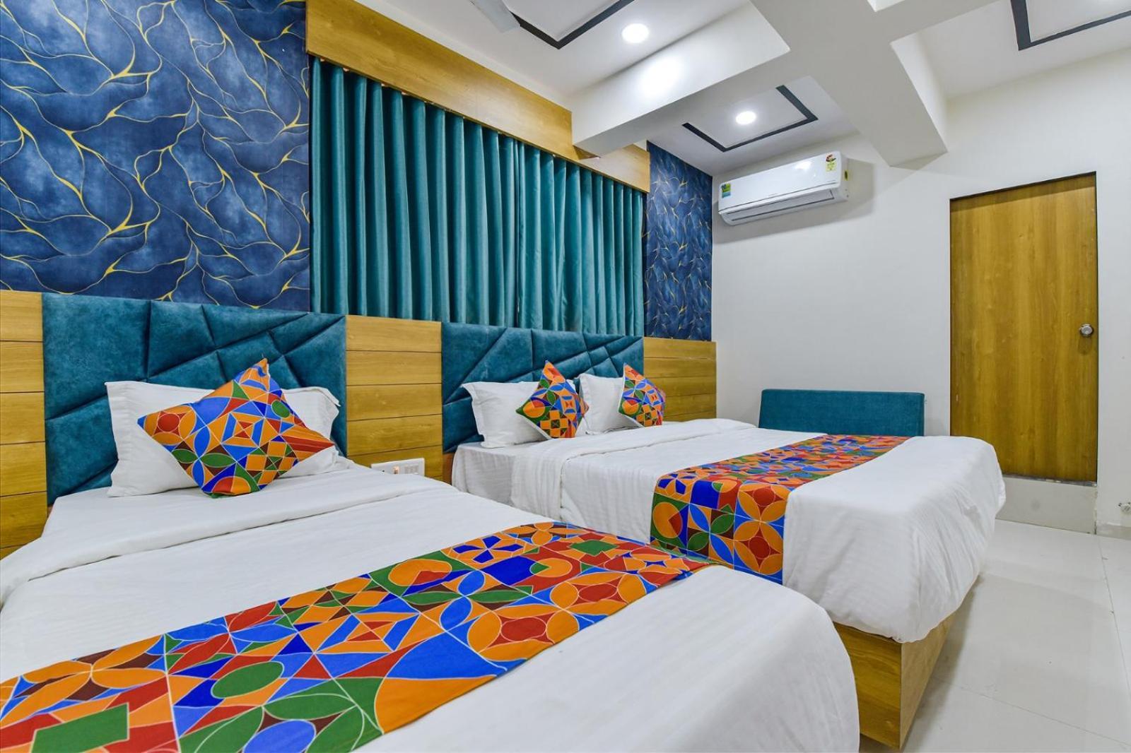 Hotel Green Tree Ахмедабад Экстерьер фото
